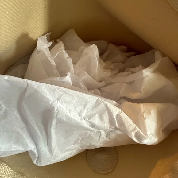 NEW Shiseido Vital Perfection Lifting & Firming Gift Set - Picture 15 of 15